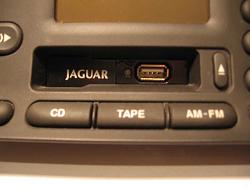 How to replace XJ8 tape player with MP3 player FAQ-snaps_resize_203c0e87ddfdf9bc7ba5cbdee60c4f6f.jpg