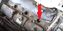 broken screw in manifal-spark-plug.jpg