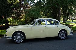 Chromed wire wheels on MKII Jags-pale-primrose-008-2-small-.jpg