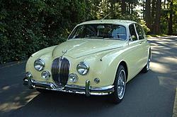 Chromed wire wheels on MKII Jags-pale-primrose-040-small-4-.jpg