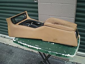 64 MK2 front seat armrest/console-console-side.jpg