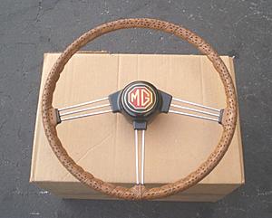 E Type steering wheel horn button adapted for mark 2-01-1969-mgb-steering-wheel.jpg
