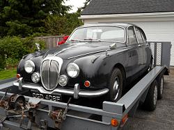 Newbie...dragged home a '67 Daimler 250 V8-8872492333_bef127430f_b.jpg