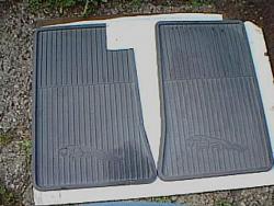 One of the only places for floor mats with Jag logo...-xj-40-rubber-mats.jpg