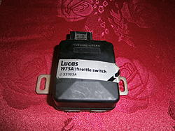V12 Throttle Switch PreHE D Jetronic-p1130325.jpg