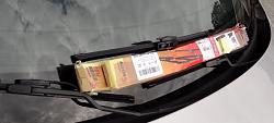 UK OEM 05+ S-Type wiper flat blade w/nozzle-dsc00001.jpg