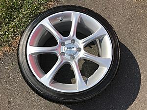 18&quot; Jaguar OEM Aruba Wheels &amp; Tires (set plus spare)-img_1542.jpg