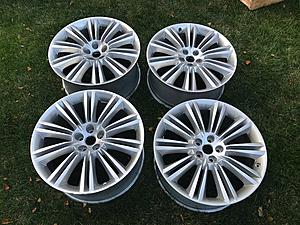 a set of 4 - 20" Kasuga wheels...came off of an XJL Supercharged 00-img_6592.jpg
