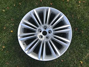 a set of 4 - 20" Kasuga wheels...came off of an XJL Supercharged 00-img_6582.jpg