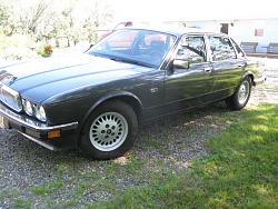 For sale 1988 XJ40 a very clean car, every thing works-img_2162.jpg