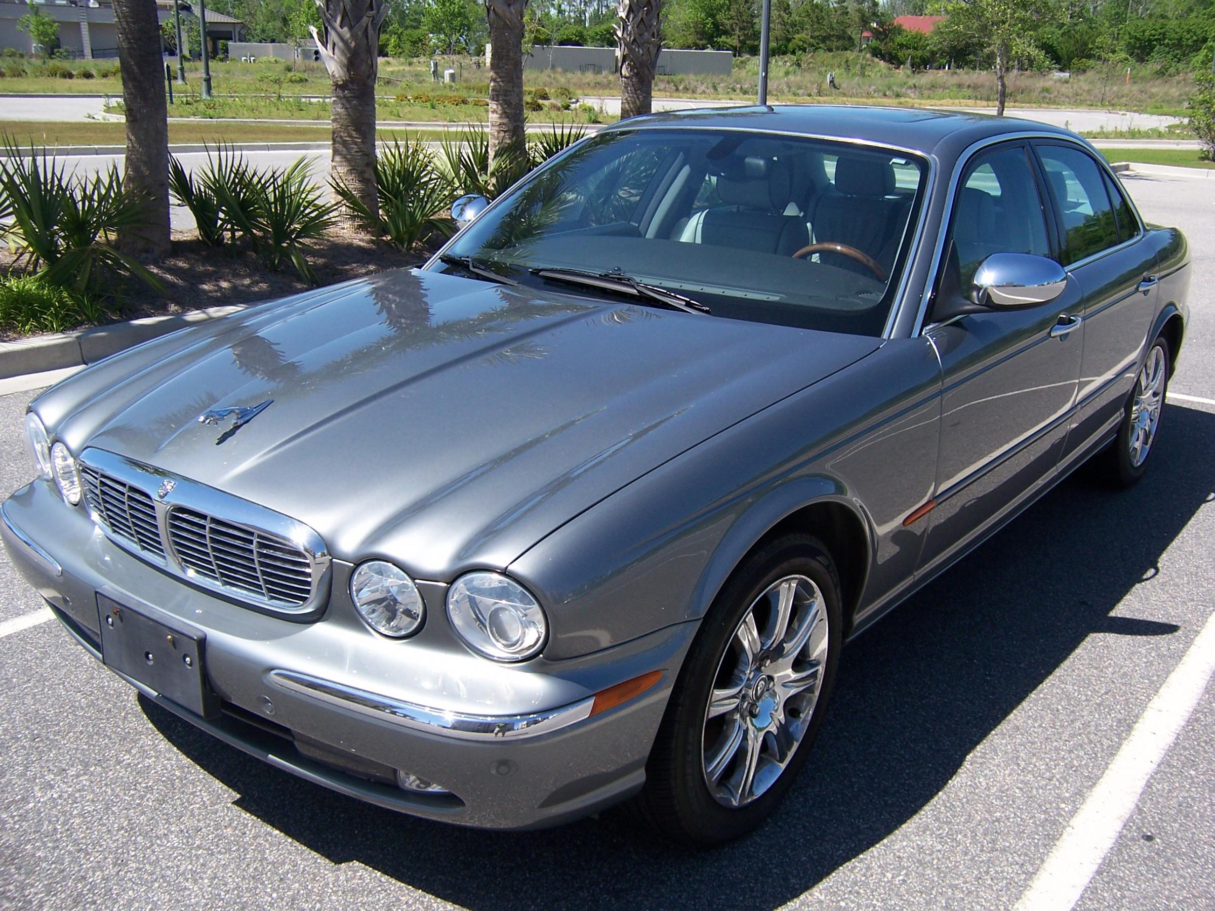 Jaguar vanden plas