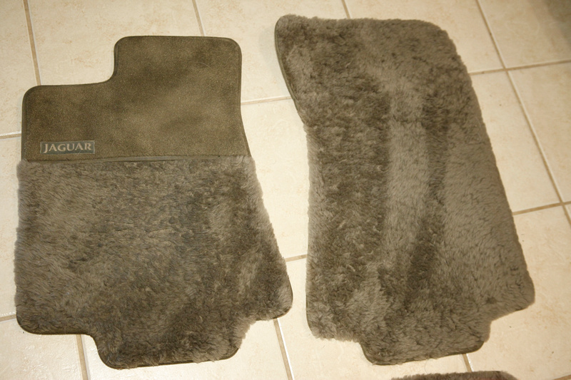 FS [SouthWest] XJ "long wheelbase" lambswool floor mats (50