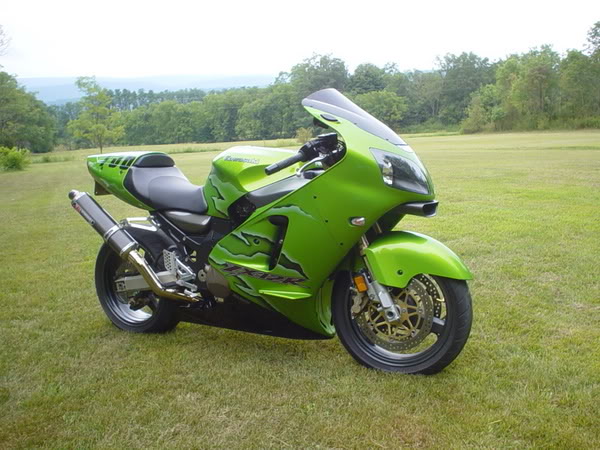 Name:  ZX12RpicsAug272005030.jpg
Views: 198
Size:  69.9 KB