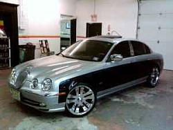 Silver car-Black Roof-3nf3mb3l35t75pa5rba3i3b18eaee60301e51.jpg