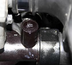 Coolant draining filling air bleed confirm-bleeder-engine-crossover-pipe.jpg