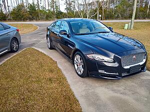 Front wheel  for  a 2016 xjl-img_20231209_140515320_hdr.jpg