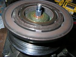 Little nut on the AC compressor on the front to oil the clutch bearing?-dscn6017.jpg