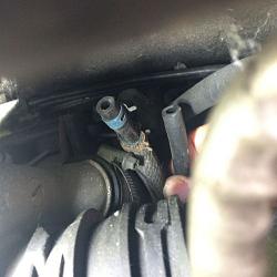 unknown wires/hoses in engine bay-img_2047.jpg