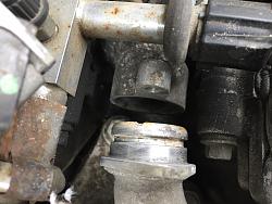 is this the Outlet pipe connection?-jaguar-coolant-leak-6.jpg