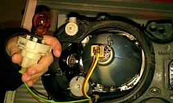 5w5 bulb replacement-low-beam-turn-signal.jpg