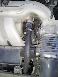Breather hose nipple at manifold-i-rrxlldd-m.jpg