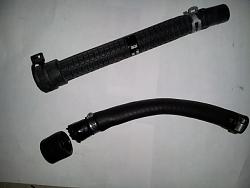 Breather hose nipple at manifold-i-nmzrzq2-m.jpg