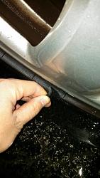 Damaged tyre bead-is it safe to drive?-img_20131221_170831_155.jpg