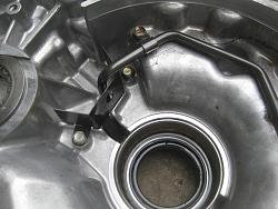 Pulling Transmission and Transfer Case-broken-case.jpg