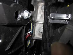 Screw or bolt in the footwell fusebox for grounding a hardwire installation?-img_3387.jpg