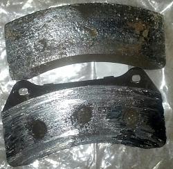 Front Right Brake Pads-img_20150103_101236_221-1.jpg