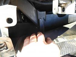 2005 XJR Front Grill Removal?-p1060049.jpg