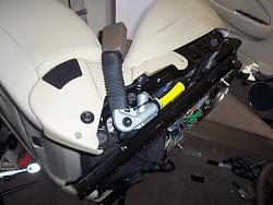 remove &amp; replace seatbelts 06 XJ8-100_2471.jpg