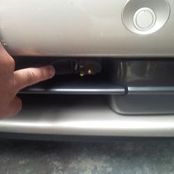 Battery charge points on 2003 X350 XJR?-plug.jpg