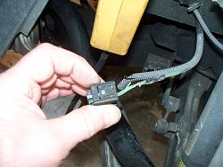 Intermittent Air Suspension Fault-front-level-sensor-broken-wire-1-.jpg