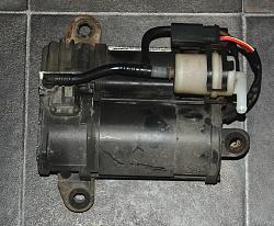 New front Bilstien Air Shocks-pump-web01.jpg