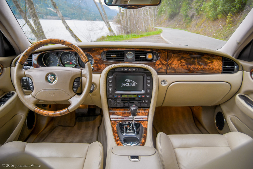 Name:  2004%20Jaguar%20XJR-15_zps7tyivunh.jpg
Views: 6476
Size:  297.2 KB