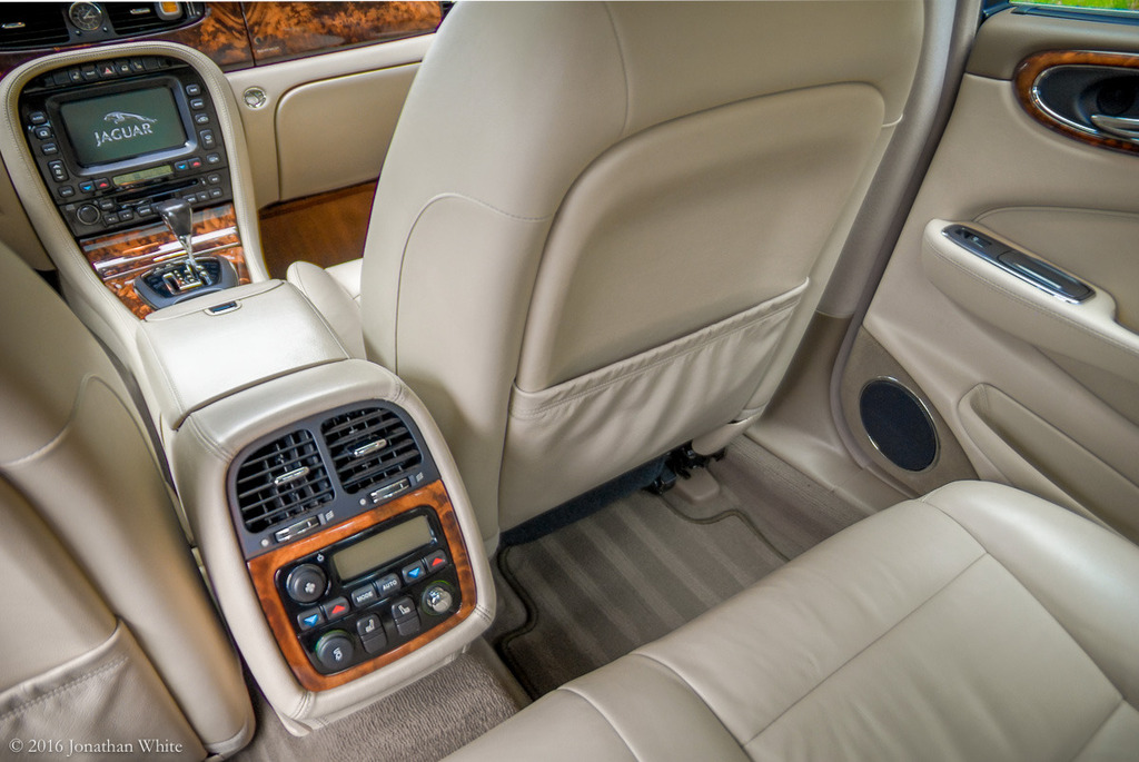 Name:  2004%20Jaguar%20XJR-16_zpsylp5sbib.jpg
Views: 6202
Size:  236.4 KB