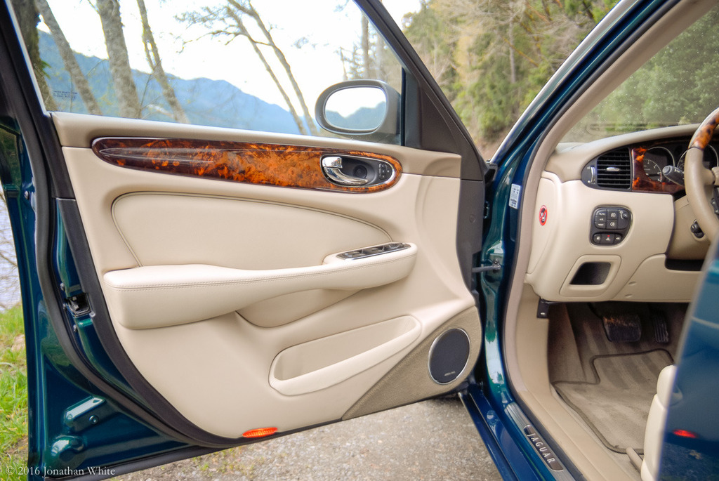 Name:  2004%20Jaguar%20XJR-17_zps4skacd2n.jpg
Views: 6072
Size:  284.0 KB