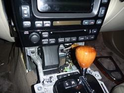 Removing 2006 XJ8 console to install satellite radio-p1010263.jpg