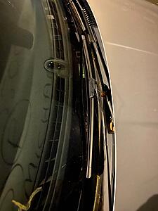 Wipers not touching the glass-img_6708.jpeg