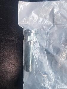 Is it possible to replace just the wheel stud?-1633720072384.jpg