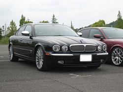 chrome around glass cloudy-xj8-black-trim.jpg