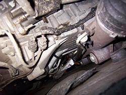 Trying to identify a part on 04 XJ8-hose-pushed-up.jpg