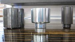 2004 XJR rear wheel bearings-img_9426small.jpg