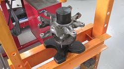 2004 XJR rear wheel bearings-img_9461small.jpg