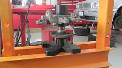 2004 XJR rear wheel bearings-img_9462small.jpg
