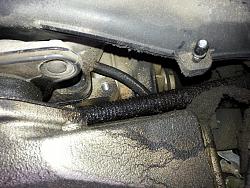 Oil leak near s/c on XJR-20141020_173722.jpg
