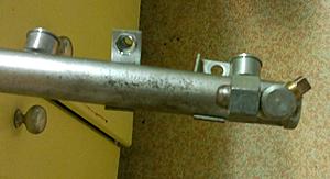 Drilled and tapped hole in fuel rail-fuelrail_wplug2.jpg