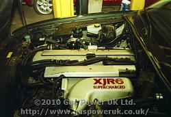 Can anyone show me where is the Camshaft sensor on 96 XJR ?-jaguar_xjr6-supercharged_4.0_1997_004_587x400.jpg