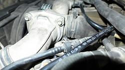 ho do I disconnect the plastic hose attached to the reservoir?-p1160355-800x451-90-5.jpg